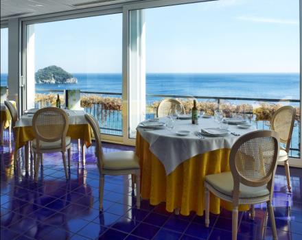 Restaurant with views on the Spotorno sea . Come and enjoy Ligurian specialities.